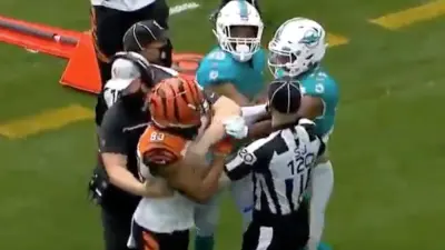 Xavien Howard Tyler Boyd ejection