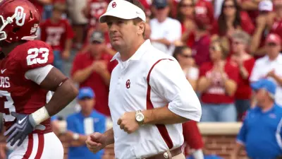 Bob Stoops on the field