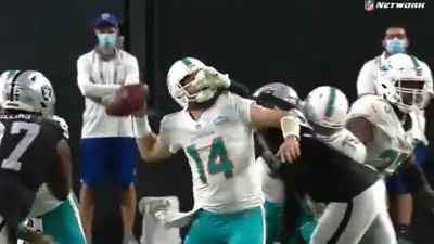 Ryan Fitzpatrick pass helmet