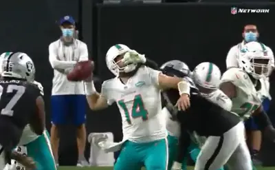 Ryan Fitzpatrick pass helmet