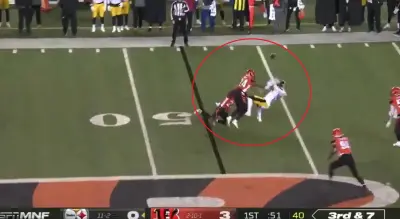 Vonn Bell hit JuJu Smith-Schuster