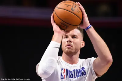 Blake Griffin shooting during warmups
