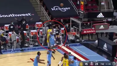 LeBron James no look