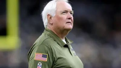 Wade Phillips on the field