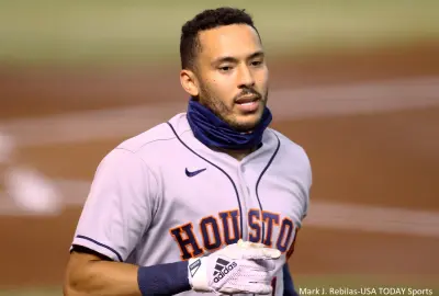Carlos Correa jogging