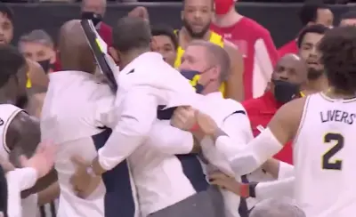 Juwan Howard ejected