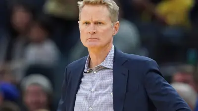 Steve Kerr on the sideline