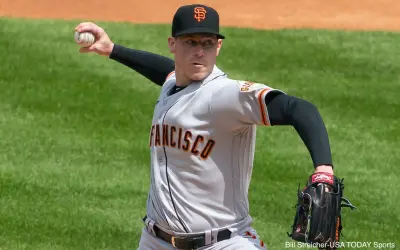 Anthony DeSclafani pitches
