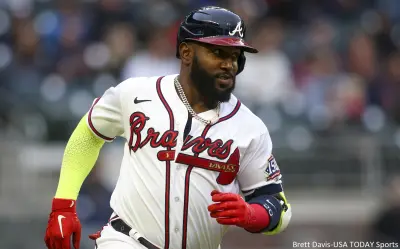 Marcell Ozuna running
