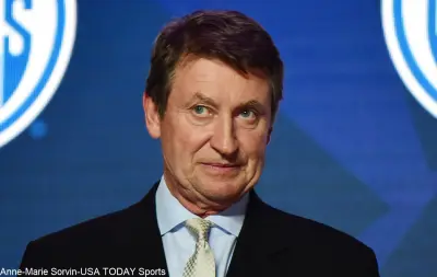 Wayne Gretzky looks ahead