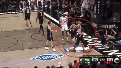Blake Griffin Thanasis Antetokounmpo