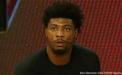 Marcus Smart warming up
