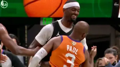 Bobby Portis laughs Chris Paul