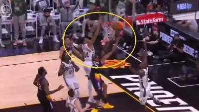 Giannis Antetokounmpo block