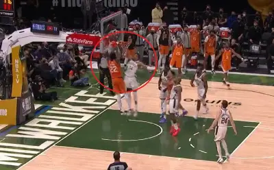 Giannis Antetokounmpo block Deandre Ayton