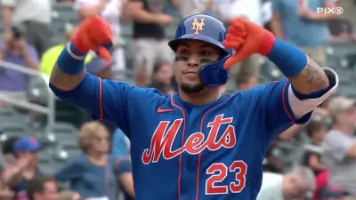 Javier Baez thumbs down