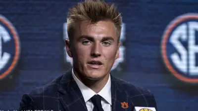 Bo Nix at a press conference
