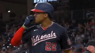 Juan Soto blows kiss