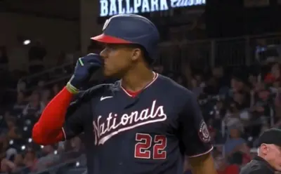 Juan Soto blows kiss