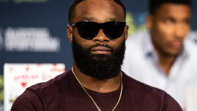 Tyron Woodley with sunglasses on