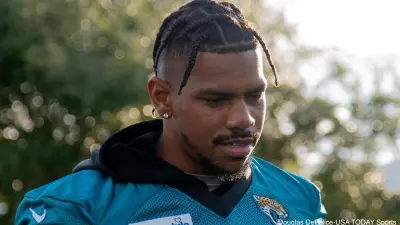 Terrelle Pryor in a Jaguars practice jersey