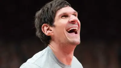 Boban Marjanovic warming up