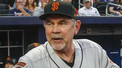 Bruce Bochy in the dugout