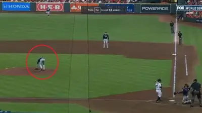 Charlie Morton injures ankle