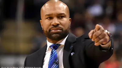 Derek Fisher on the sideline