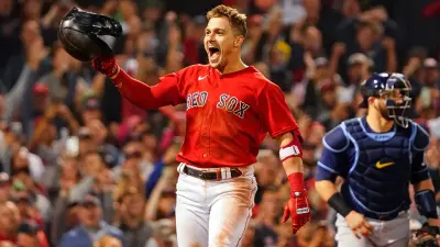 Enrique Hernandez celebrates his RBI