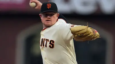 Logan Webb pitches