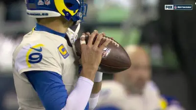 Matthew Stafford finger