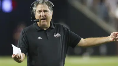 Mike Leach on the sidelines