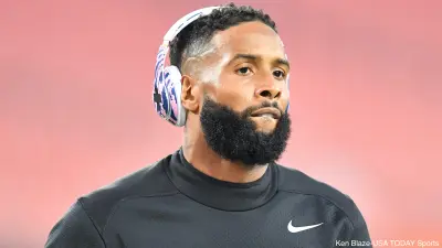 Odell Beckham Jr warms up