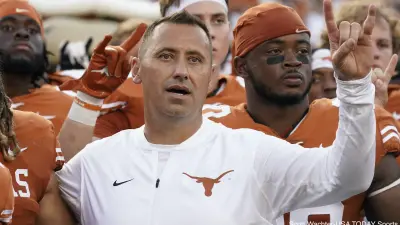 Steve Sarkisian does Hook Em