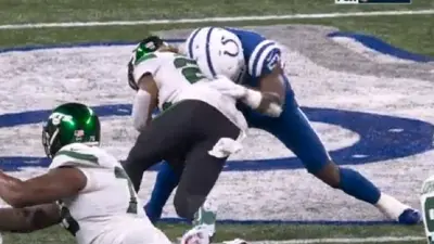Darius Leonard makes a tackle