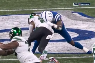 Darius Leonard makes a tackle