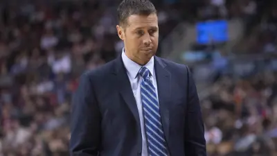Dave Joerger on the sidelines
