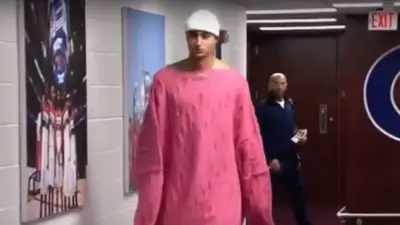 Kyle Kuzma's pregame outfit