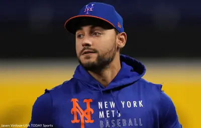 Michael Conforto in a Mets sweatshirt