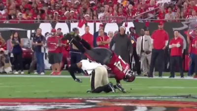 Chris Godwin suffers an injury on a low hit