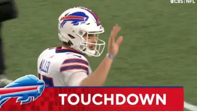 Josh Allen mocks Patriots fans with a wave