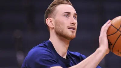 Gordon Hayward warming up