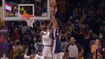 Nic Claxton's dunk on LeBron James