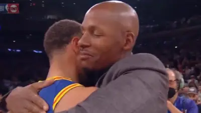 Ray Allen and Steph Curry hug
