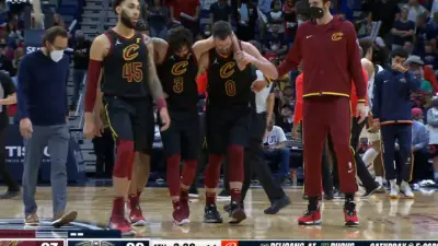 Ricky Rubio limping