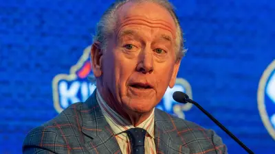 Archie Manning at the podium