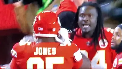 Melvin Ingram talks to Chris Jones