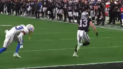 Hunter Renfrow makes a move