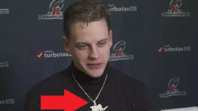 Joe Burrow wears a diamond chain